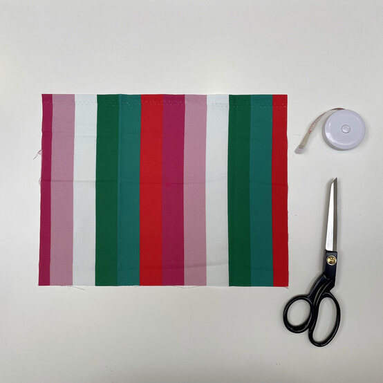 how-to-sew-an-apron_step5.jpg?sw=554&q=85