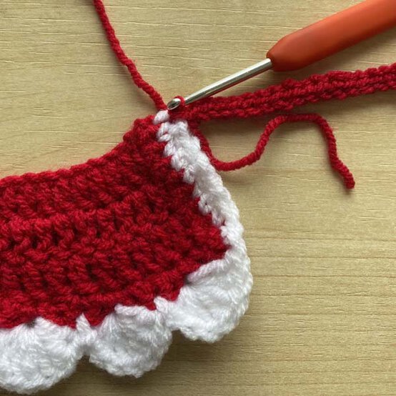 ideas%5Fhow%2Dto%2Dcrochet%2Da%2Dchristmas%2Dpet%2Daccessory%5Ftie%2Dchain%5F1.jpg?sw=554&q=85