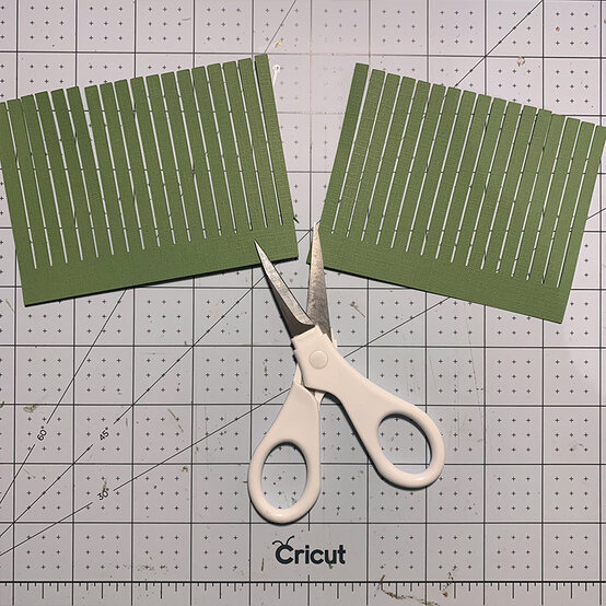 cricut_carrot-treat-box_step8.jpg?sw=554&q=85