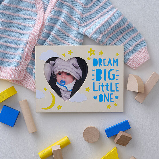 cricut%2Dhow%2Dto%2Ddecorate%2Da%2Dheart%2Dframe%5Fstep%2D7.jpg?sw=554&q=85