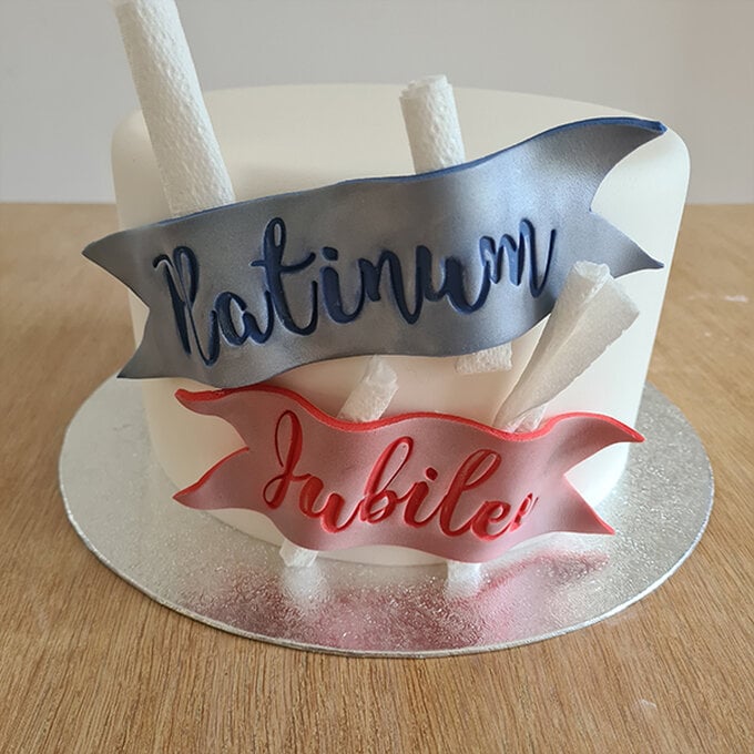 How-to-Make-a-Platinum-Jubilee-Showstopper-Cake_Step14c.jpg?sw=680&q=85