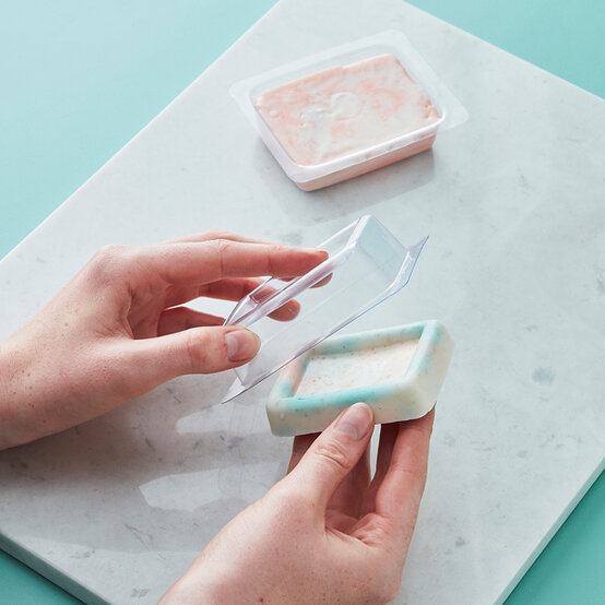 600x600_GSI_Soap_Making_Step_6.jpg?sw=554&q=85