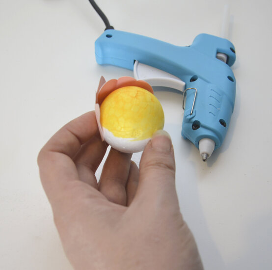 cricut_how_to_create_a_floral_bunny_wreath_step9.jpg?sw=554&q=85