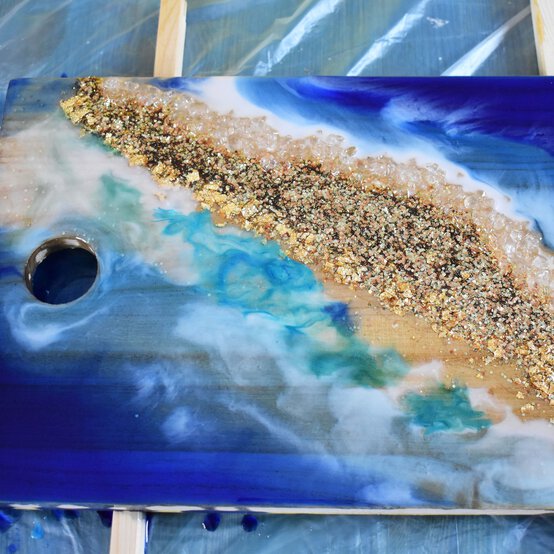 resin-cutting-board-step-8_2.jpg?sw=554&q=85