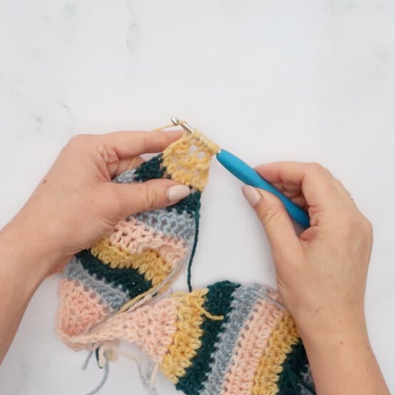 3_Ways_to_Use_Scrap_yarn_Crochet%20hair%20tie%208.jpeg?sw=554&q=85