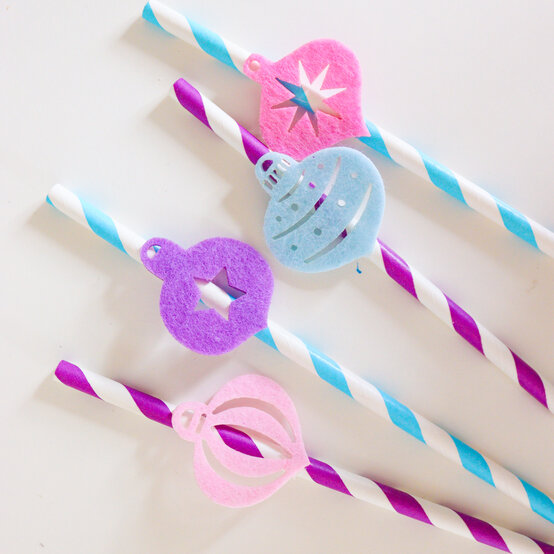 emmajewell_roundup_bauble-straws_step2.jpg?sw=554&q=85