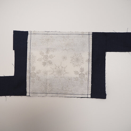 sewing-festive-quilt-4.jpg?sw=554&q=85