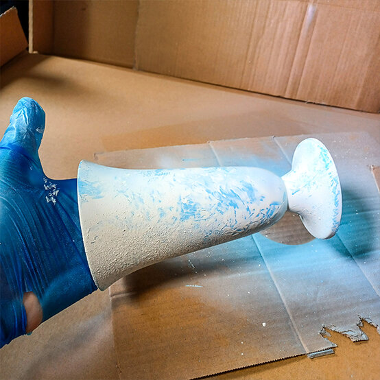 Montana%20Spray%20Paint%20Vase_Step5b.jpg?sw=554&q=85