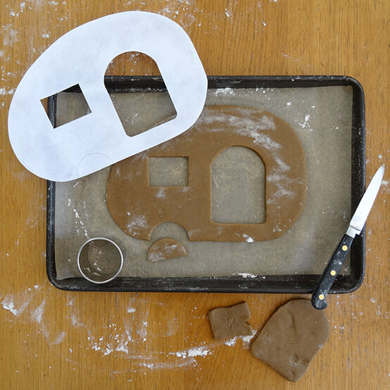 xmas-baking-lucy-caravan-cake9.jpg?sw=554&q=85