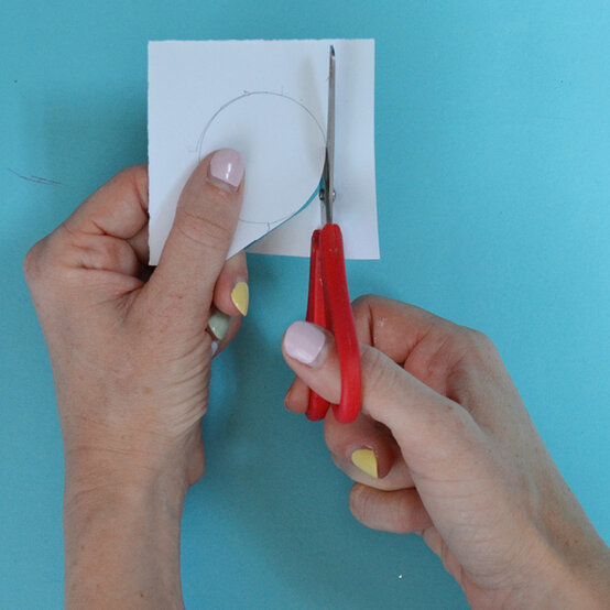 jungle-themed-party-cake-toppers-2.jpg?sw=554&q=85