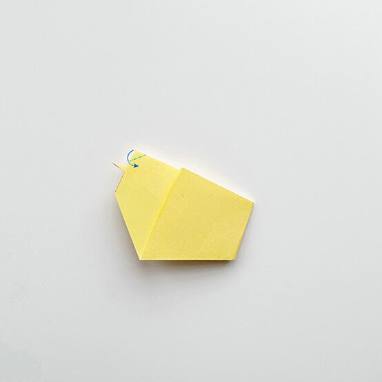 how-to-fold-an-origami-chick-step-9a.jpg?sw=554&q=85