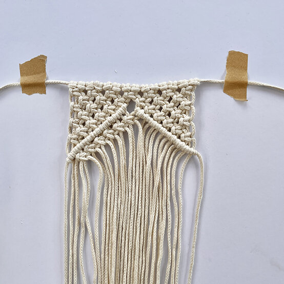 Idea_How-to-Make-a-Wedding-Macrame-Bouquet-Wrap_Step12.JPG?sw=554&q=85