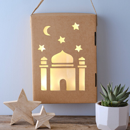 idea_projects-to-make-for-ramadan_lightbox.jpg?sw=554&q=85