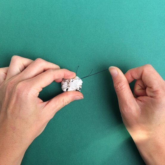 fabric-scrap-garland_step6_3.jpg?sw=554&q=85