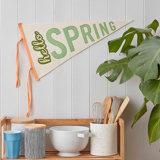 cricut_how-to-make-a-pennant-flag_hero.jpg?sw=554&q=85