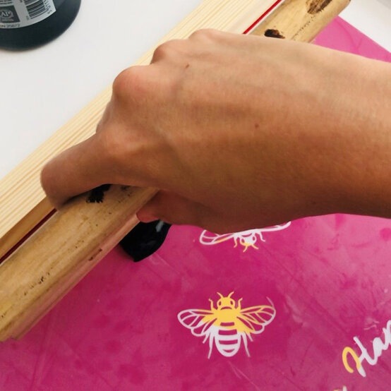 screen-printing-step-7_2.jpg?sw=554&q=85