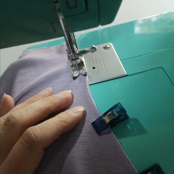 Ombre%20dyed%20children%27s%20dress_Step2_2.jpg?sw=554&q=85