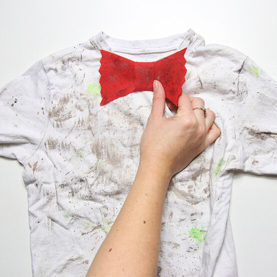 mr-stink-costume-step6.jpg?sw=554&q=85