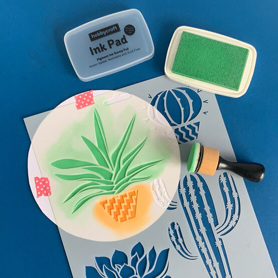 idea_how-to-make-a-stencilled-new-home-card_step2.jpg?sw=554&q=85