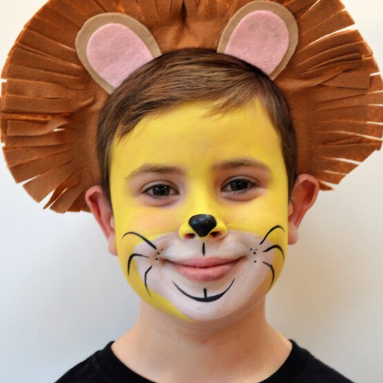 lion_face_painting_tutorial_lion-step-3.jpg?sw=554&q=85