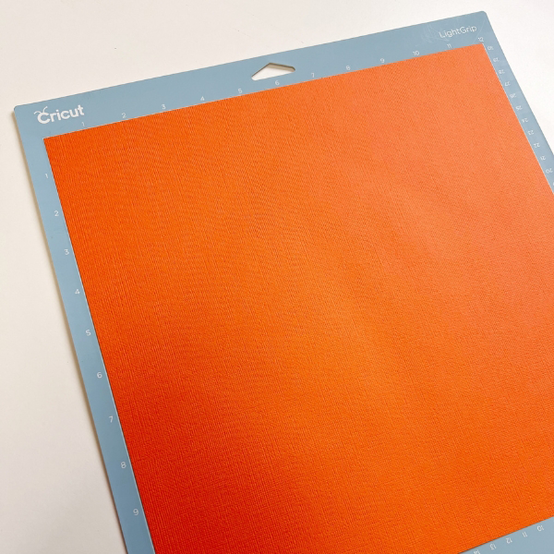 idea%5Fcricut%2Dexplore%2D4%2Dbirthday%2Dcard%5Fstep3.png?sw=554&q=85