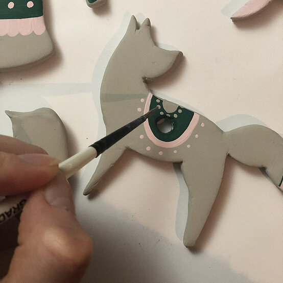 600x600_clay_christmas_decorations_10.jpg?sw=554&q=85