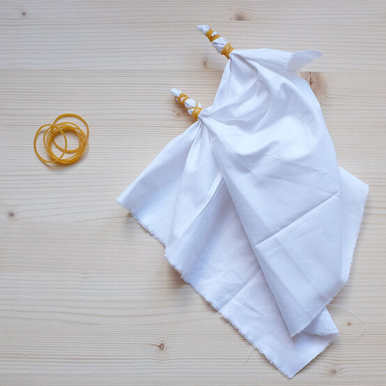 shibori-tie-dye-step7.jpg?sw=554&q=85