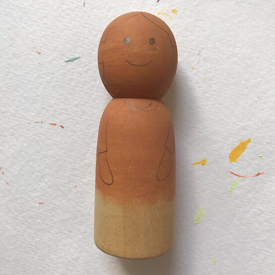 how-to-paint-a-peg-doll-family-portrait_step-2.jpg?sw=554&q=85