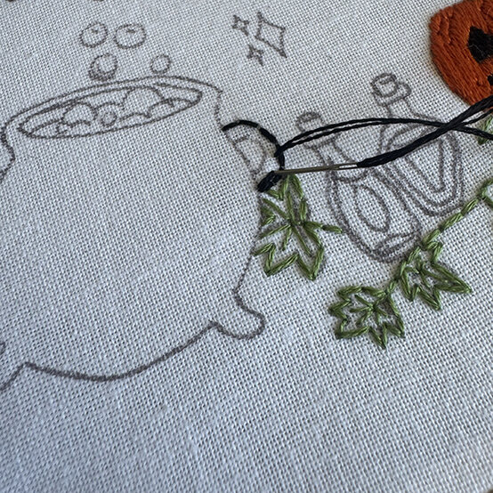 ideas%5Fhalloween%2Dembroidery%2Dhoop%5Fbrick%2Dstitch%2D2.jpg?sw=554&q=85