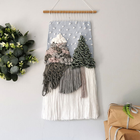 christmassceneweaving_step-27_2.jpg?sw=554&q=85