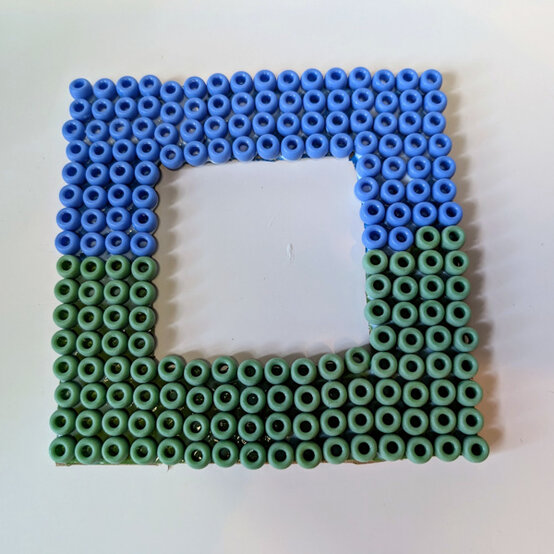 idea%5Fbeaded%2Dphoto%2Dframe%5Fstep%2D3.jpg?sw=554&q=85