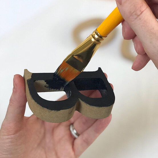 halloween-boo-wall-hanging-1.jpg?sw=554&q=85