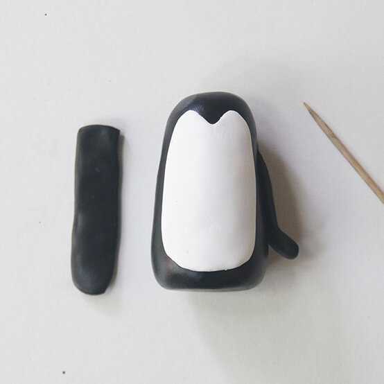 how-to-make-fimo-snow-globes_penguin-3.jpg?sw=554&q=85