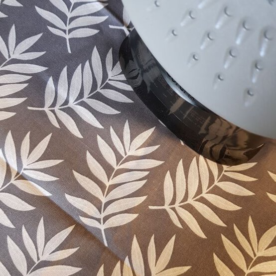 fabric_drawstring_bags_iron_step_2.jpg?sw=554&q=85