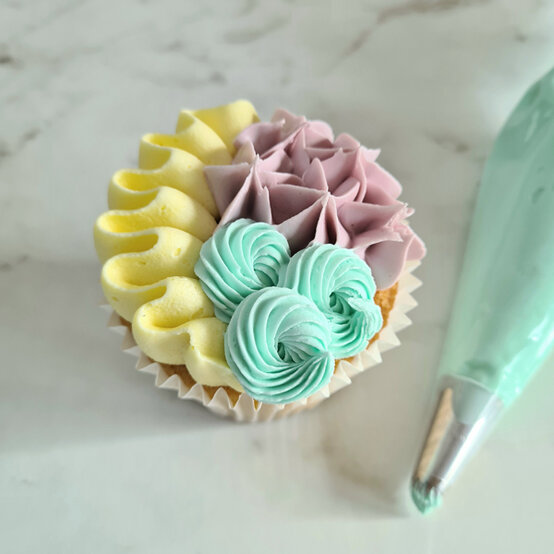 idea%5Fpastel%2Deaster%2Dcupcakes%5Fstep7a.jpg?sw=554&q=85