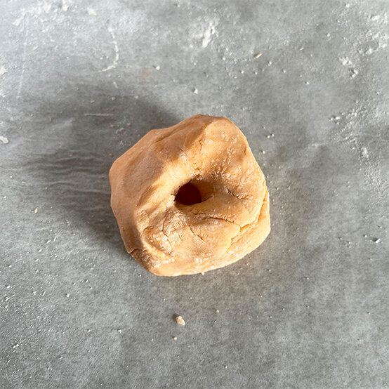 how-to-make-salt-dough-pumpkins_step-2b.jpg?sw=554&q=85