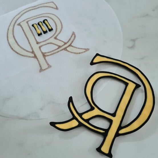 idea_how-to-make-a-coronation-cake_step8b.jpg?sw=554&q=85