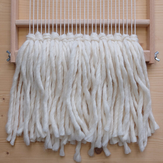 how_to_make_-a_floral_weave_15.jpg?sw=554&q=85