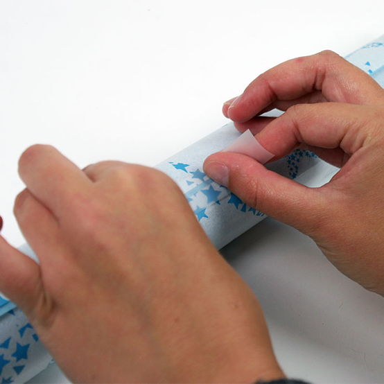 idea%5Fhow%2Dto%2Dmake%2Dchristmas%2Dcrackers%5Fstep2.png?sw=554&q=85