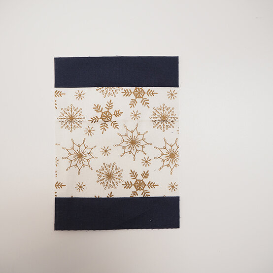 sewing-festive-quilt-3.jpg?sw=554&q=85