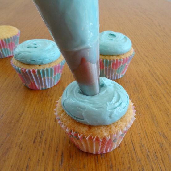 mermaid-cupcakes_step-2.jpg?sw=554&q=85