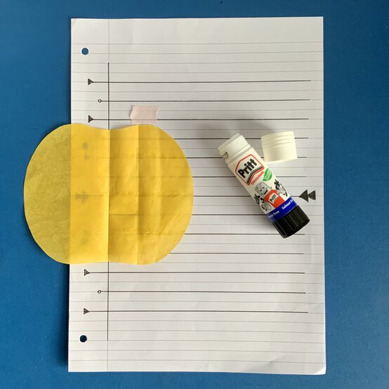 Idea_how-to-make-paper-pumpkins_step5.jpg?sw=554&q=85