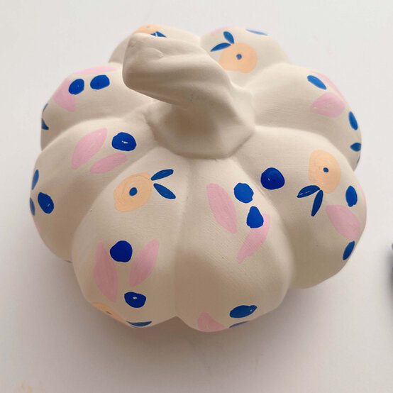 idea_ceramic-painted-pumpkins_4.jpg?sw=554&q=85