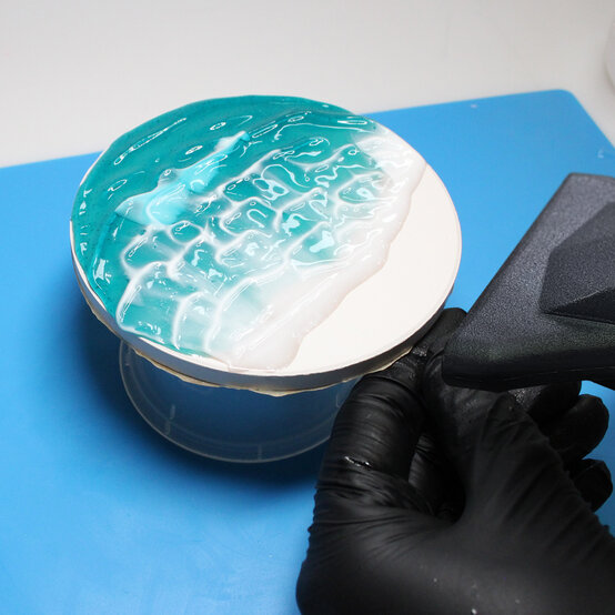 resinwave_step4.jpg?sw=554&q=85