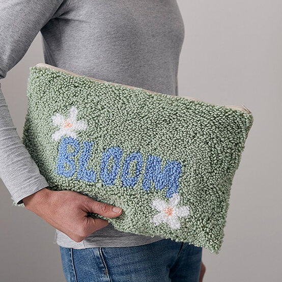 idea_get-started-in-punch-needle-ideas_bag.jpg?sw=554&q=85