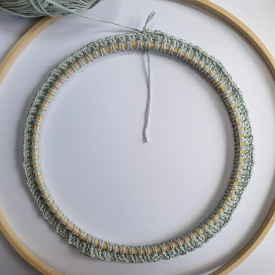 crochet-star-wreath-1b.jpg?sw=554&q=85