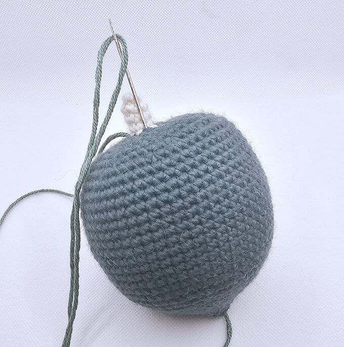 how-to-crochet-squash_Acorn%20squash%204%20ridges.jpg?sw=680&q=85
