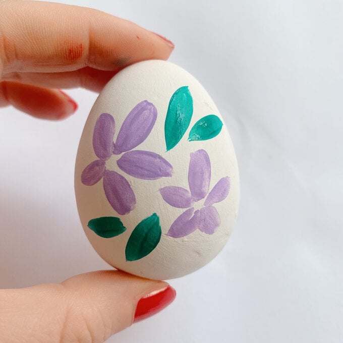 how-to-make-floral-painted-eggs-11.jpg?sw=680&q=85
