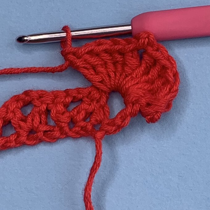 How-to-Crochet-Flowers_Rose%20Row%202%20%283%29.JPEG?sw=680&q=85