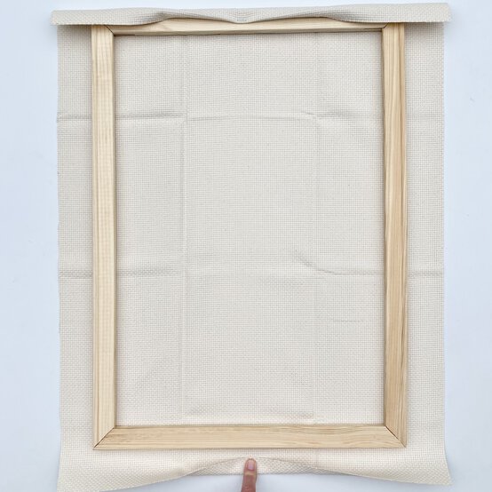 how-to-prepare-a-punch-needle-frame-step_6_opposite_fold.jpg?sw=554&q=85